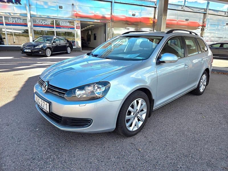 Silver Begagnad 2011 VW Golf VI Kombi | 99 500 kr (Lite dyr) - Bild 1/4