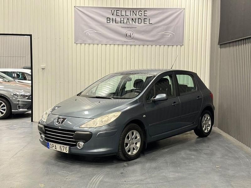 Mörkgrå Begagnad 2007 Peugeot 307 Halvkombi | 35 900 kr (Lite dyr) - Bild 1/4