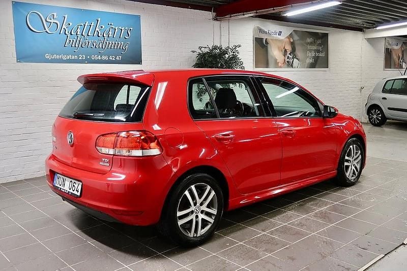 Begagnad VW Golf VII 105 HK (77 kW) 2012 Röd Halvkombi
