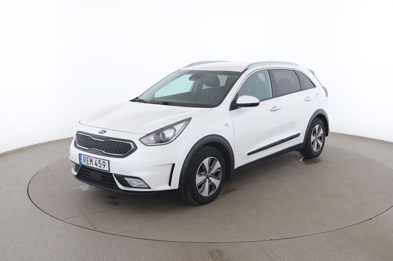Vit Begagnad 2018 Kia Niro Advance SUV | 187 000 kr (Marknadspris) - Bild 1/4