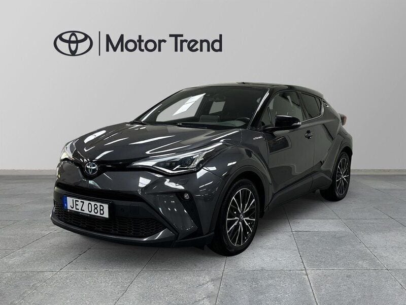 Mörkgrå (grå) Begagnad 2020 Toyota C-HR Executive SUV | 265 000 kr (Marknadspris) - Bild 1/3