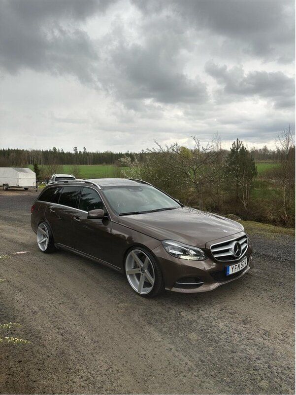 Brun Begagnad 2014 Mercedes E350 Kombi | 175 000 kr (Marknadspris) - Bild 1/4