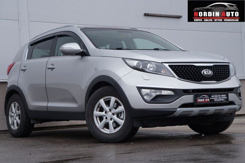 Grå Begagnad 2015 Kia Sportage SUV | 116 900 kr (Marknadspris) - Bild 1/4