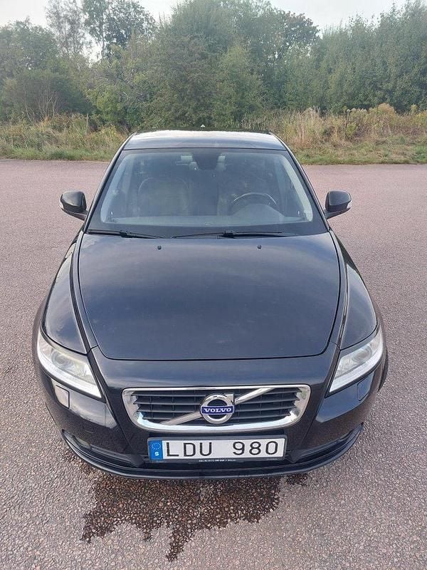 Begagnad Volvo S40 Momentum 116 HK (85 kW) 2011 Svart Sedan