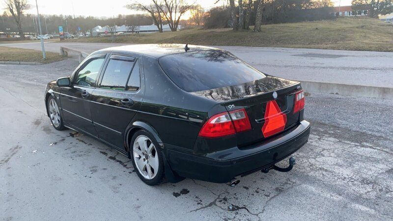 Grön Begagnad 2005 Saab 9-5 Aero Sedan | 28 500 kr (Marknadspris) - Bild 1/4