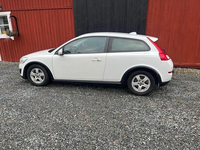 Begagnad 2012 Volvo C30 Halvkombi | 32 000 kr (Superpris) - Bild 1/4
