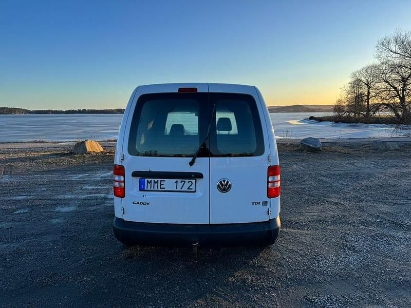 Begagnad VW Caddy 102 HK (75 kW) 2014 Minibuss
