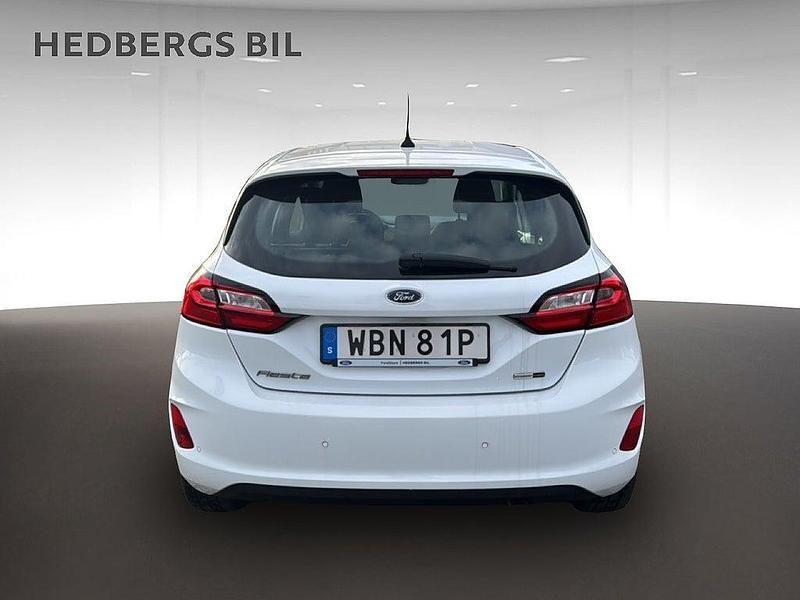 Begagnad Ford Fiesta Titanium 125 HK (91 kW) 2022 Vit Halvkombi