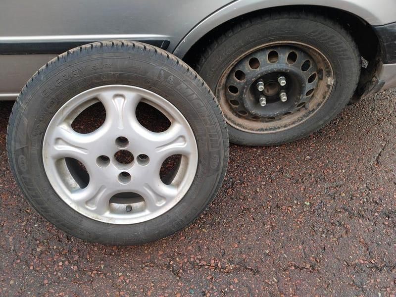 Begagnad 1998 Toyota Corolla Kombi | 36 500 kr (Marknadspris) - Bild 1/4