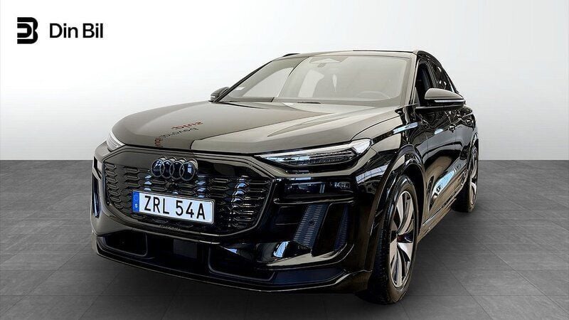 Svart (mytsvart metallic) Begagnad 2024 Audi Q6 e-tron S-Line SUV | 849 000 kr (Dyr) - Bild 1/2
