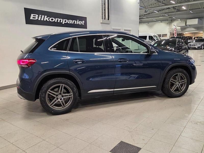Begagnad Mercedes GLA220 190 HK (139 kW) 2022 Blå SUV
