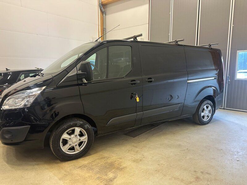 Svart Begagnad 2016 Ford Transit Custom Van | 119 000 kr (Marknadspris) - Bild 1/4