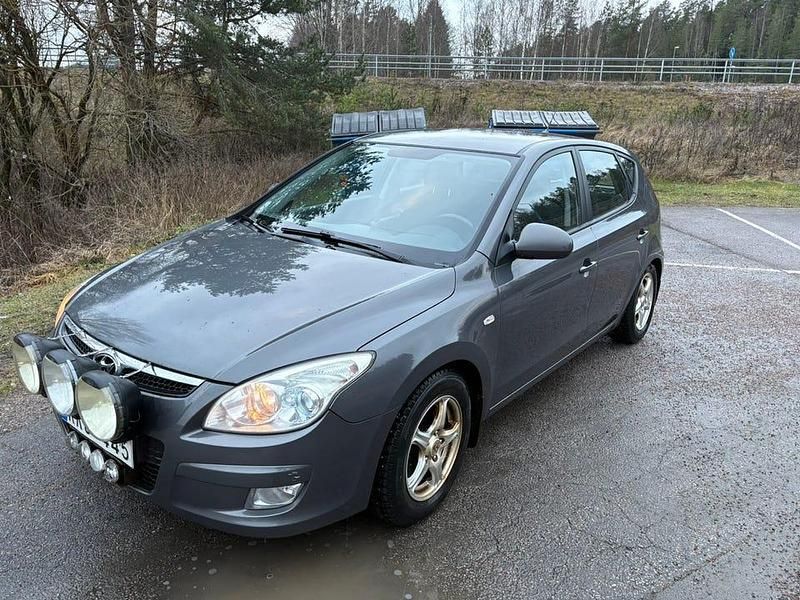 Begagnad 2008 Hyundai i30 Halvkombi | 17 000 kr (Marknadspris) - Bild 1/4