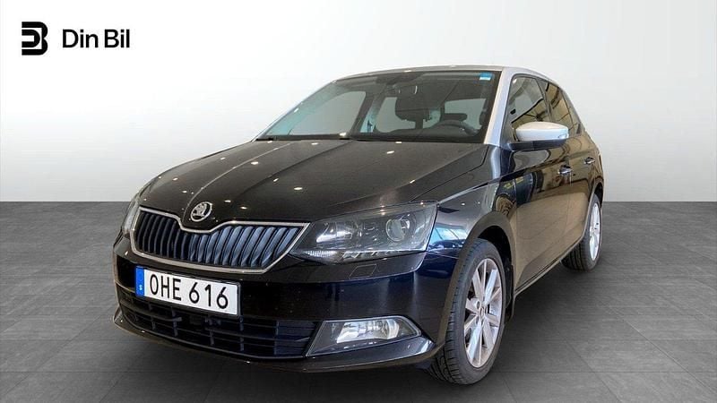 Svart Begagnad 2016 Skoda Fabia Style Halvkombi | 109 900 kr (Marknadspris) - Bild 1/4