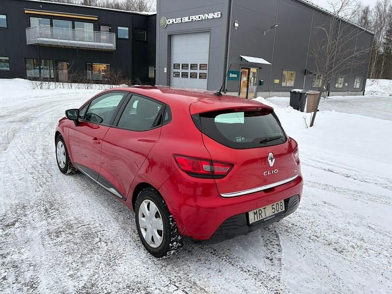 Begagnad Renault Clio IV 90 HK (66 kW) 2013