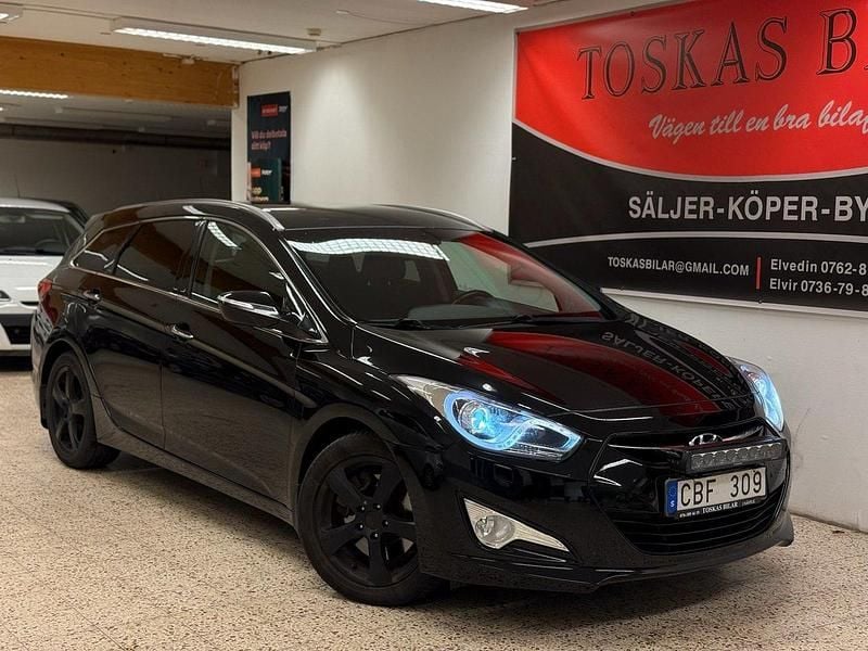 Svart Begagnad 2013 Hyundai i40 Kombi | 69 900 kr (Marknadspris) - Bild 1/4