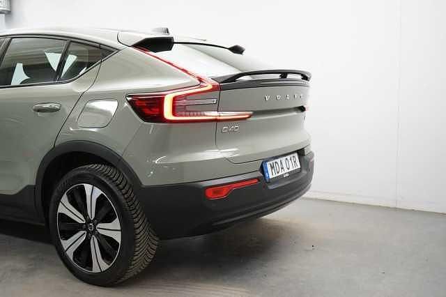 Begagnad Volvo C40 Core 172 kW (234 HK) 2023 Grön SUV