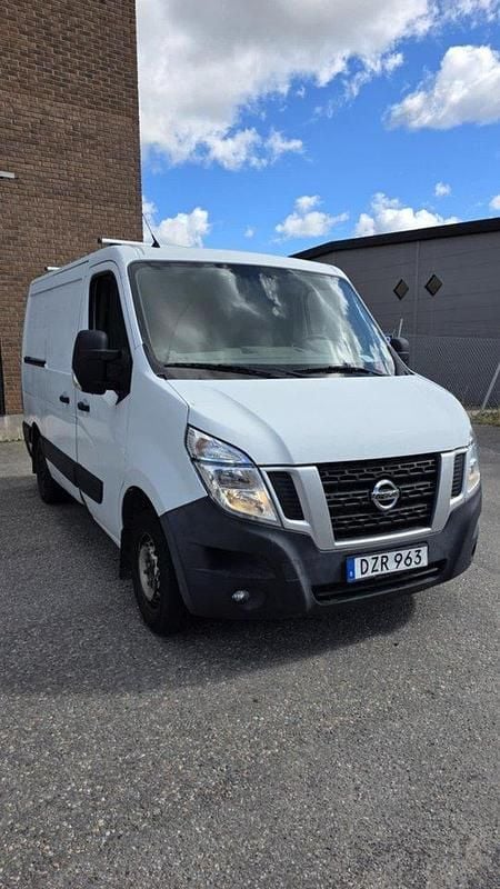 Vit Begagnad 2015 Nissan NV400 Van | 113 900 kr (Bra pris) - Bild 1/4