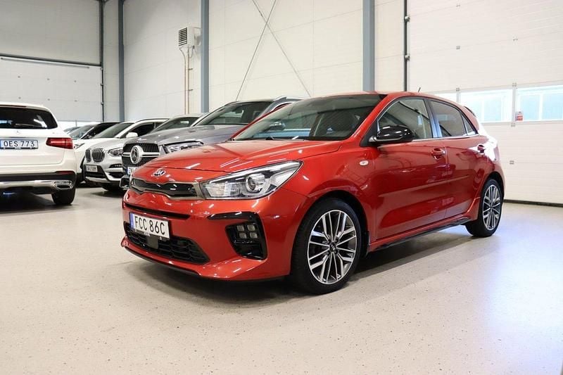 Röd Begagnad 2018 Kia Rio GT-Line Halvkombi | 154 900 kr (Marknadspris) - Bild 1/4