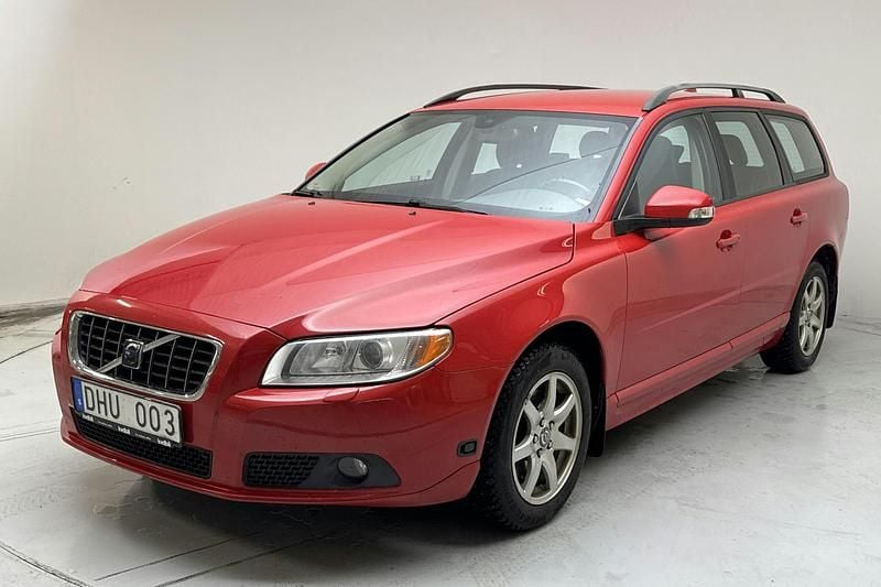 Röd Begagnad 2009 Volvo V70 Momentum Kombi | 54 500 kr (Superpris) - Bild 1/4
