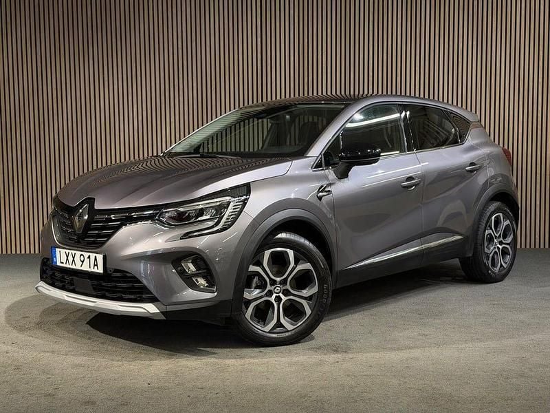 Grå Begagnad 2023 Renault Captur SUV | 184 400 kr (Marknadspris) - Bild 1/4