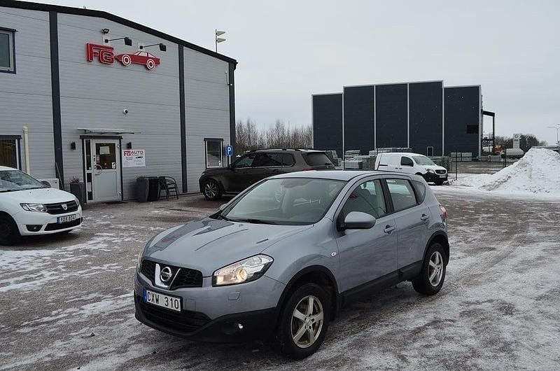 Begagnad Nissan Qashqai 141 HK (103 kW) 2011 Grå SUV