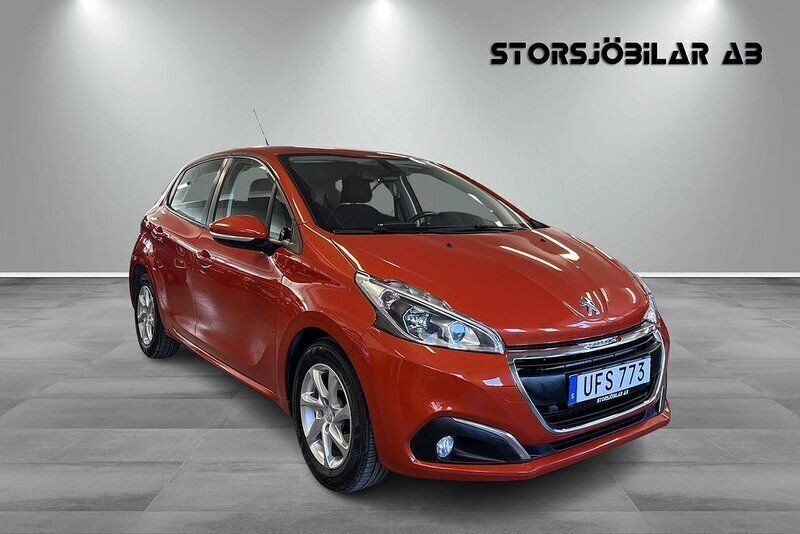 Orange Begagnad 2015 Peugeot 208 Halvkombi | 79 000 kr (Lite dyr) - Bild 1/4