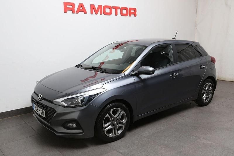 Mörkgrå Begagnad 2019 Hyundai i20 Premium Halvkombi | 119 900 kr (Marknadspris) - Bild 1/4