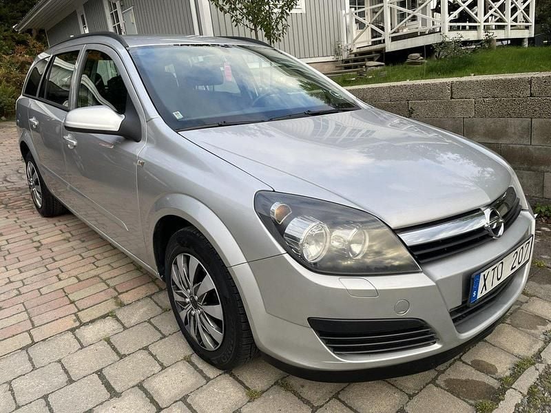 Silver Begagnad 2006 Opel Astra Kombi | 25 900 kr (Lite dyr) - Bild 1/4