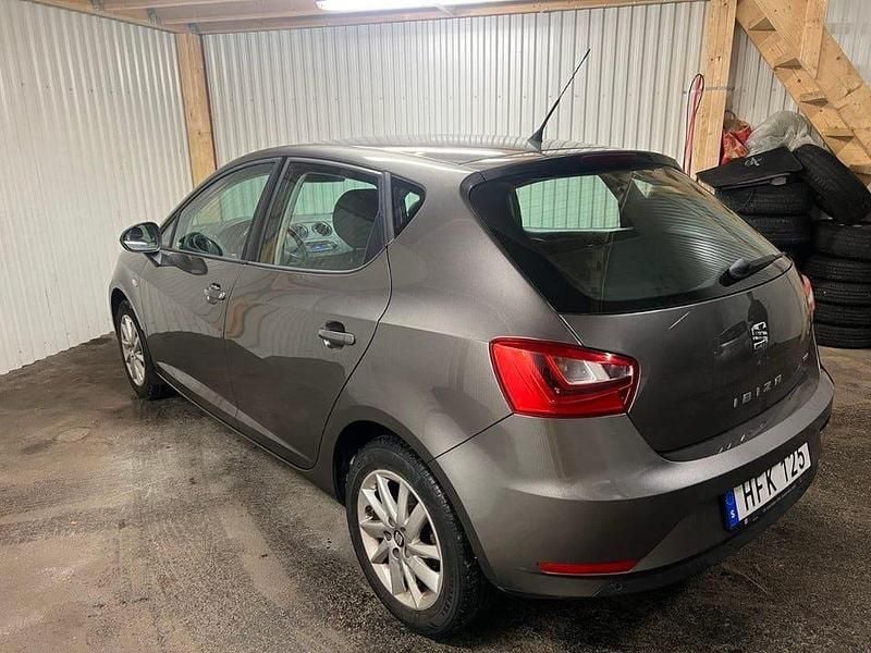 Begagnad Seat Ibiza Style 86 HK (63 kW) 2015 Mörkgrå Halvkombi