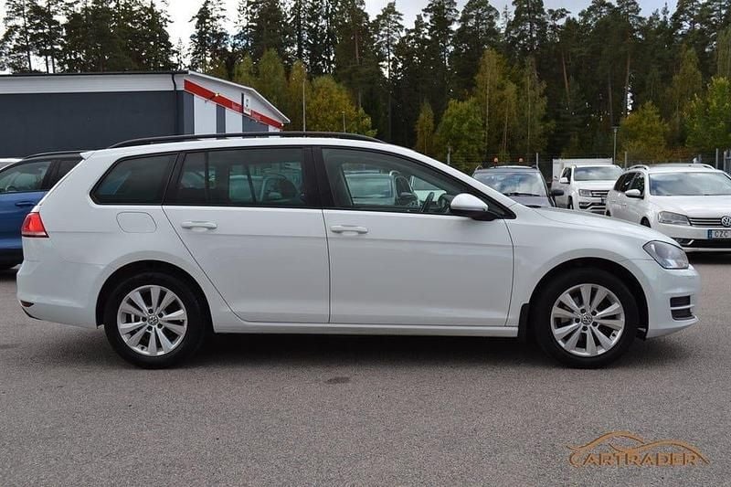 Begagnad VW Golf VII 105 HK (77 kW) 2014 Vit metallic