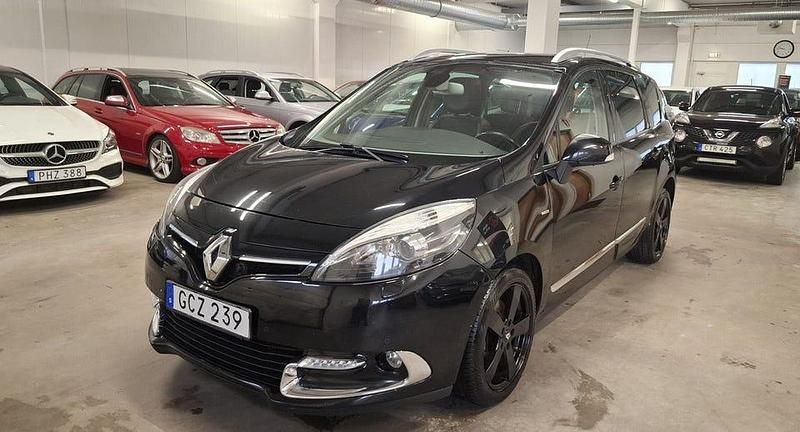 Svart Begagnad 2015 Renault Grand Scénic III Bose Edition Minibuss | 110 000 kr (Lite dyr) - Bild 1/4