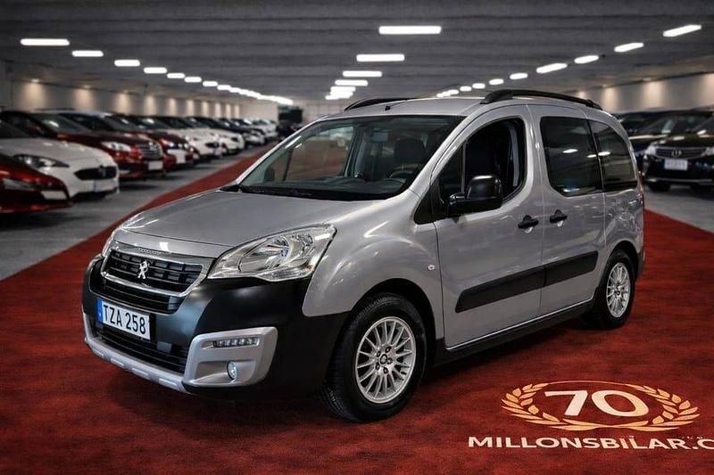 Begagnad Peugeot TePee 99 HK (72 kW) 2018 Artense grey Minibuss