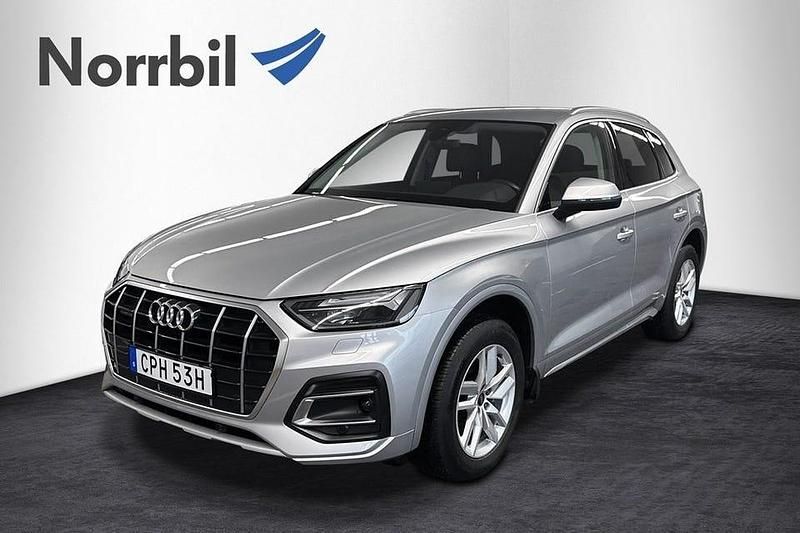 Begagnad Audi Q5 Advanced Plus 204 HK (150 kW) 2022 Florettsilver metallic SUV