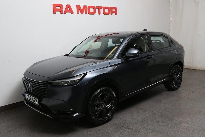 Mörkgrå Begagnad 2022 Honda HR-V Elegance SUV | 299 800 kr (Marknadspris) - Bild 1/3