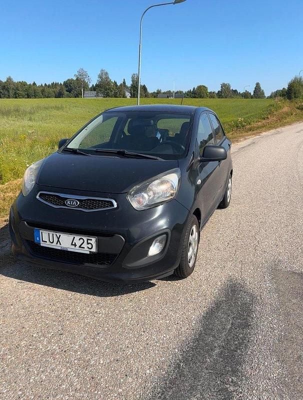 Svart Begagnad 2012 Kia Picanto Halvkombi | 37 000 kr (Marknadspris) - Bild 1/4
