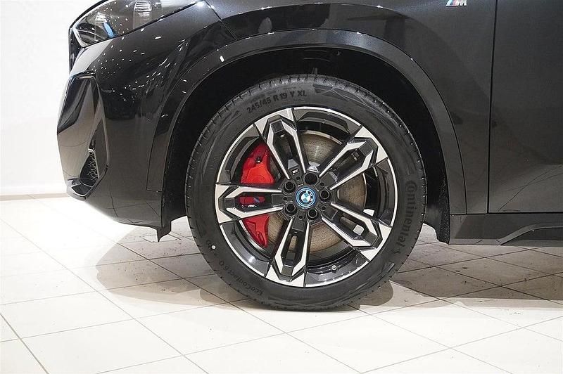 Begagnad BMW iX1 M Sport 230 kW (313 HK) 2024 Svart SUV