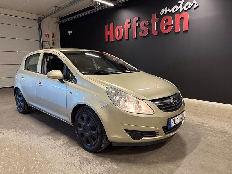 Ljusgrön Begagnad 2008 Opel Corsa Halvkombi | 39 900 kr (Marknadspris) - Bild 1/4