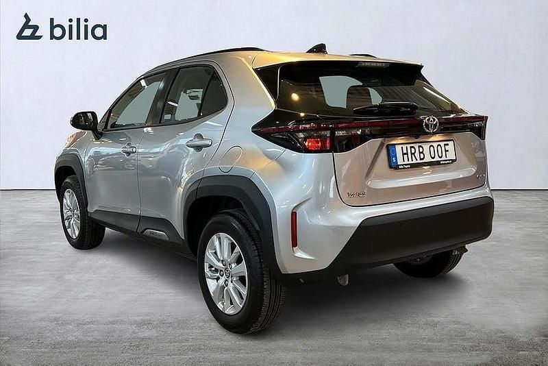 Begagnad Toyota Yaris Cross Active 92 HK (67 kW) 2025 Silver SUV
