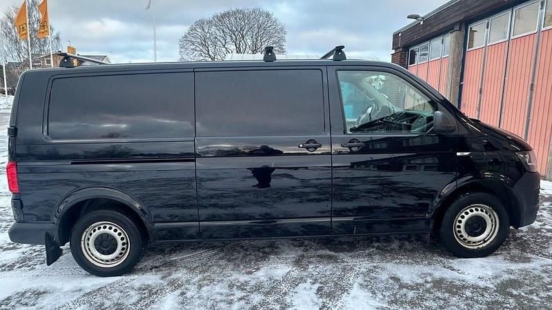 Begagnad VW T6 102 HK (75 kW) 2016 Svart Van