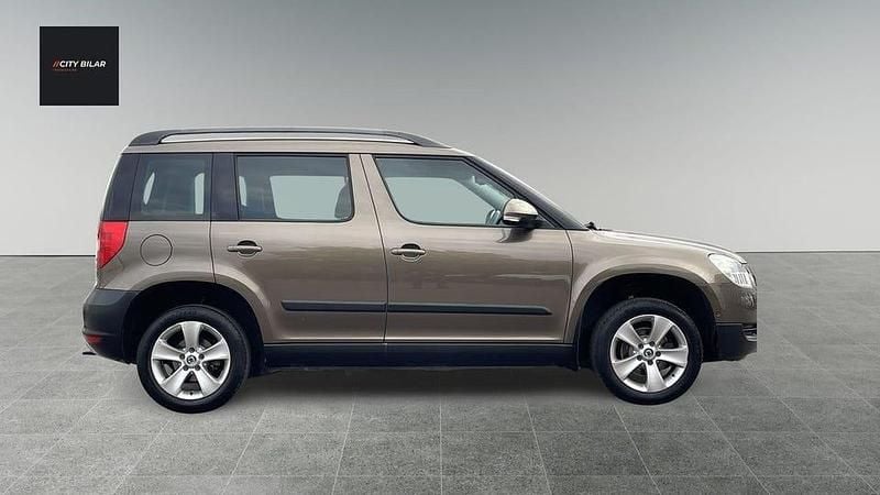 Begagnad Skoda Yeti 106 HK (77 kW) 2011 Mörkbrun (brun) SUV