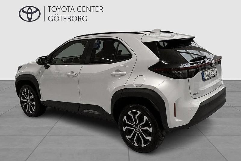 Begagnad Toyota Yaris Cross Active 92 HK (67 kW) 2023 Vit SUV