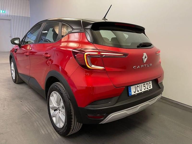 Begagnad Renault Captur Equilibre 141 HK (103 kW) 2022 Röd SUV
