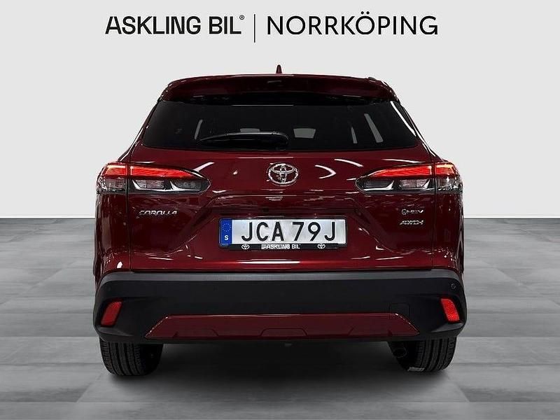 Begagnad Toyota Corolla Cross Executive 197 HK (144 kW) 2024 Röd SUV
