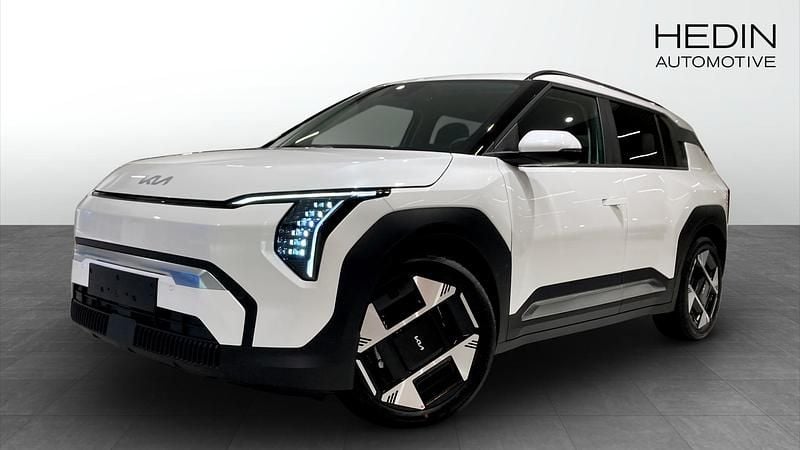 Vit (white) Ny 2025 Kia EV3 Plus SUV | 490 430 kr (Bra pris) - Bild 1/4