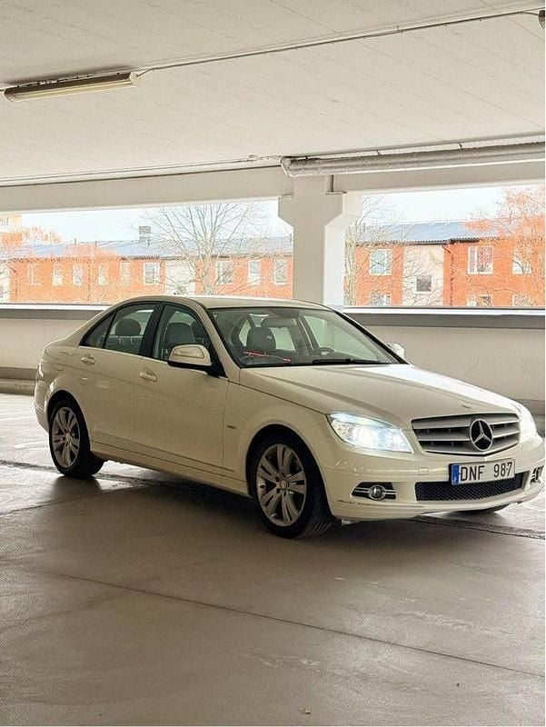 Begagnad 2008 Mercedes C180 Avantgarde Sedan | 59 900 kr (Bra pris) - Bild 1/4