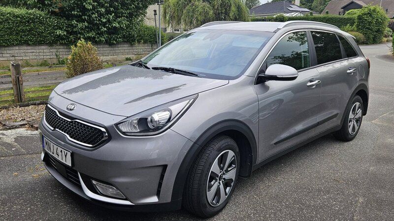 Grå Begagnad 2019 Kia Niro Advance SUV | 157 000 kr (Bra pris) - Bild 1/4