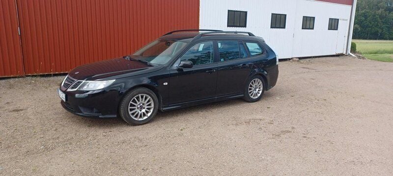 Svart Begagnad 2008 Saab 9-3 Linear Kombi | 37 000 kr (Lite dyr) - Bild 1/4
