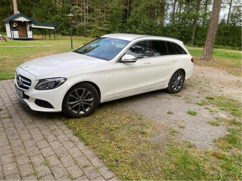 Vit Begagnad 2018 Mercedes C220 Avantgarde Kombi | 195 000 kr (Bra pris) - Bild 1/1