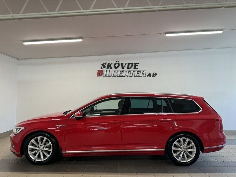 Röd Begagnad 2015 VW Passat GT Kombi | 164 500 kr (Marknadspris) - Bild 1/4